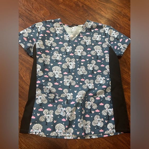 Women’s Koala Bear Scrub Top. Size Large - Picture 1 of 7